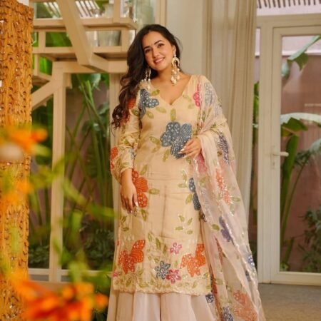 Elegant Tabby Silk Outfit with Embroidery