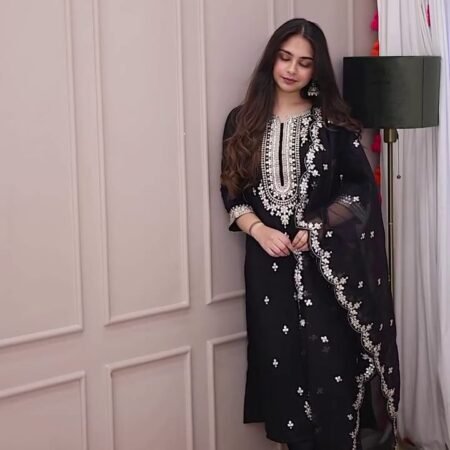 Elegant Women’s Heavy Faux Georgette Set